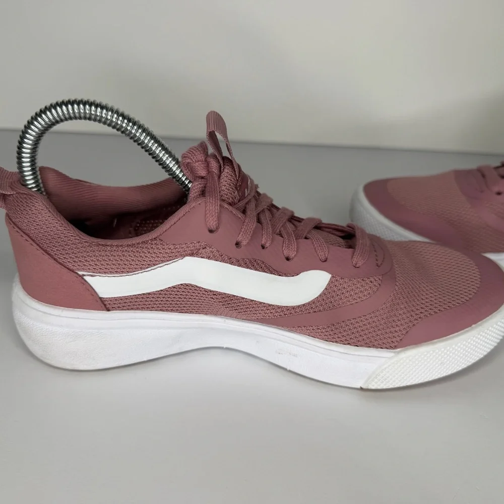 Vans Womens Size US 5.5 Ultrarange Pink Lace Up Comfort Athletic Shoes